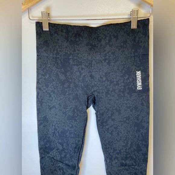Gymshark Charcoal Black Adapt Camo Seamless Leggings. Size small - Picture 3 of 8